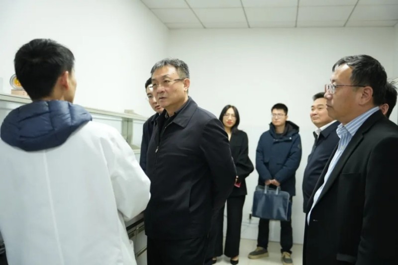 山東省供銷合作社聯合社黨組書記、理事會主任張傳忠一行蒞臨公司調研交流